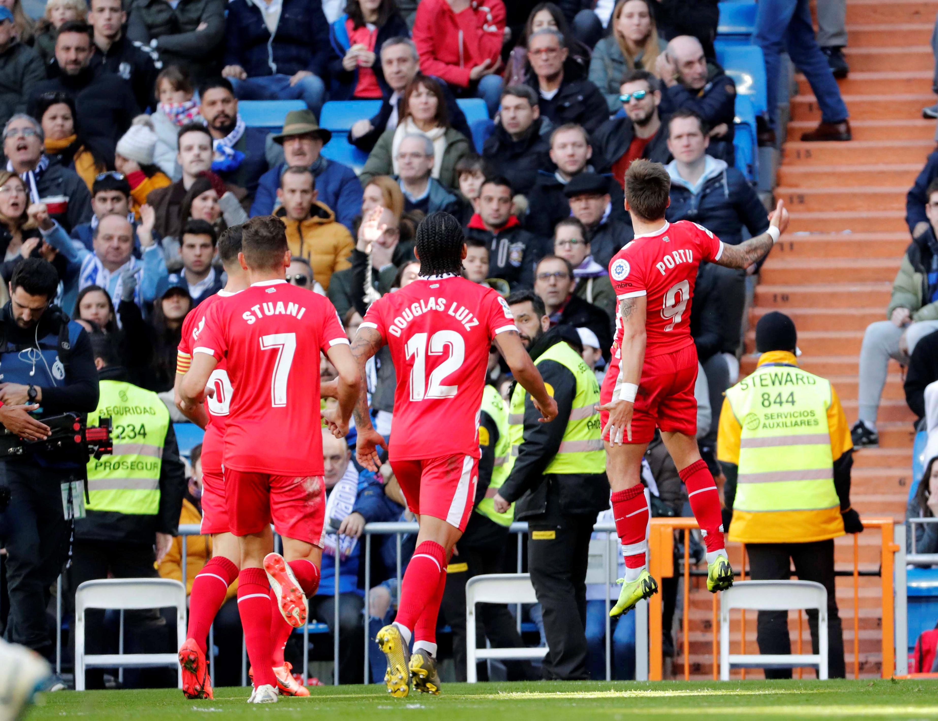 借其出色的 借其出色的